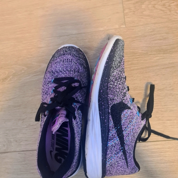 Nike 5 - Picture 2 of 2
